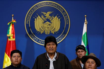 Президент Боливии ушел в отставку